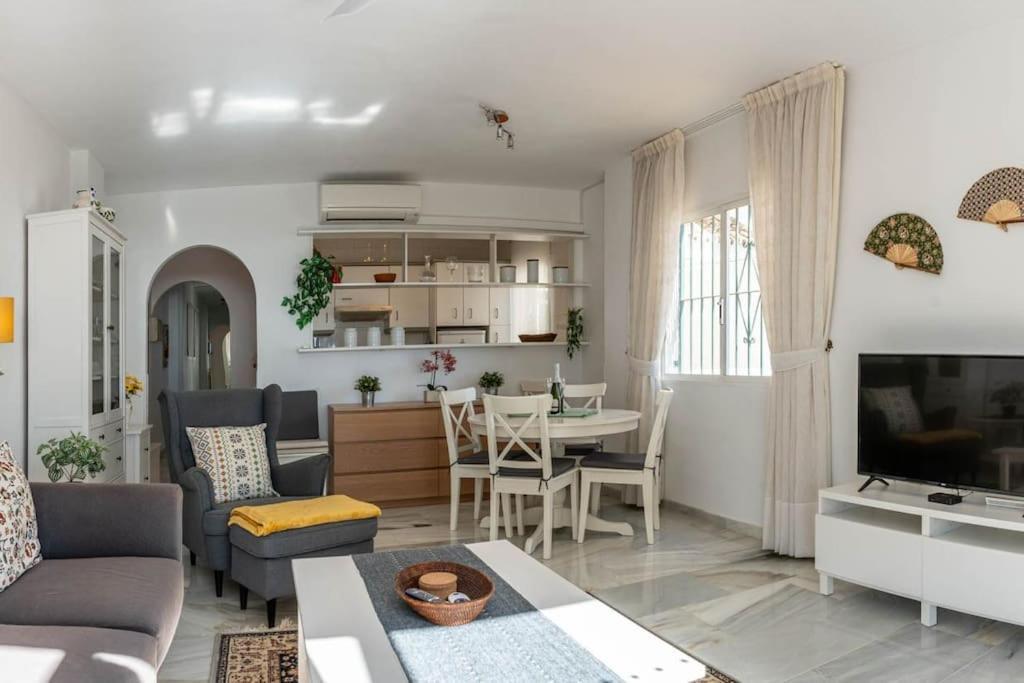 Apartment Golf/seaview 2 Bedroom In Sitio De Calahonda - Mijas
